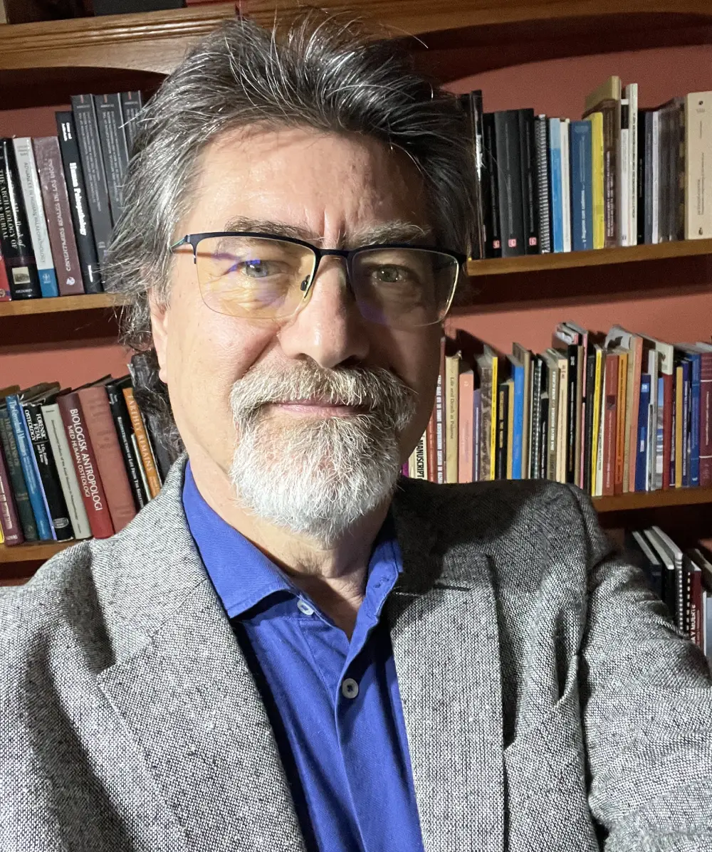 Dr. Bernardo Arriaza Torres